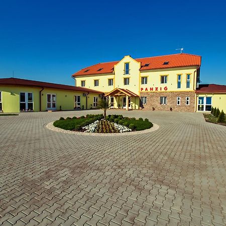 Kentaur Lovaspanzio Hodmezovasarhely Luaran gambar